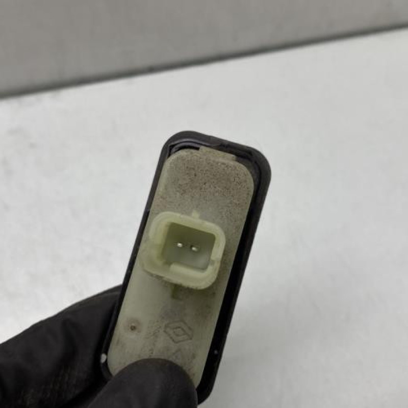 Bouton de coffre RENAULT CLIO 3 Photo n°3