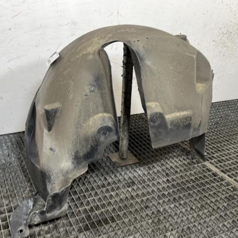 Pare boue arriere gauche RENAULT CLIO 4 Photo n°3