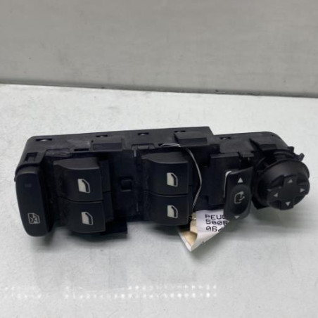 Interrupteur de leve vitre avant gauche PEUGEOT 5008 1 Photo n°1