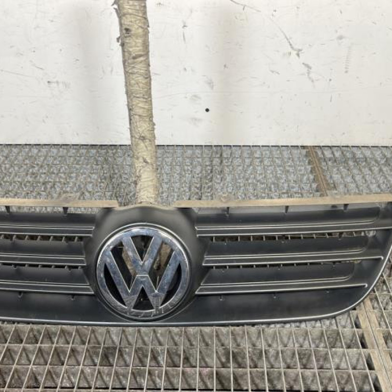 Calandre VOLKSWAGEN POLO 4 Photo n°1