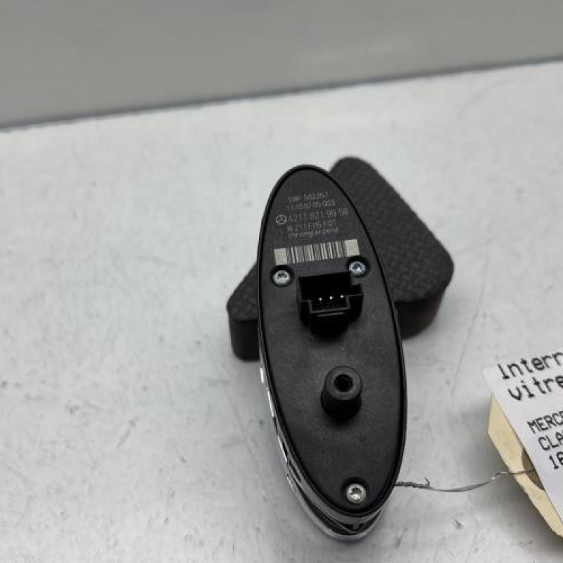 Interrupteur de leve vitre arriere droit MERCEDES CLASSE CLS 219 Photo n°2