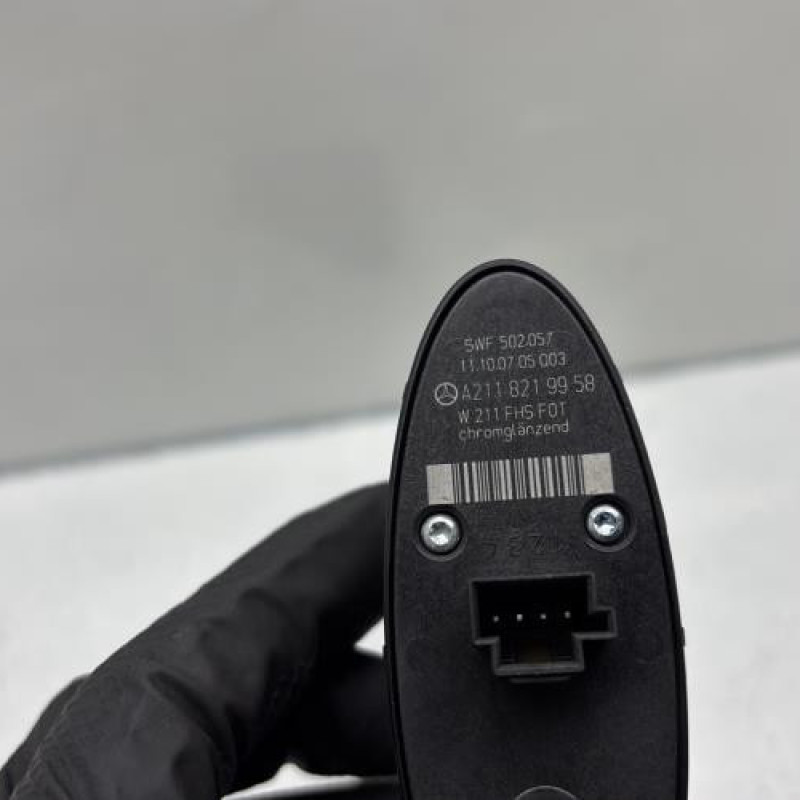 Interrupteur de leve vitre arriere droit MERCEDES CLASSE CLS 219 Photo n°3