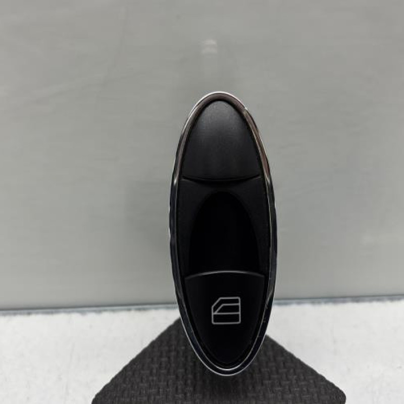 Interrupteur de leve vitre arriere gauche MERCEDES CLASSE CLS 219 Photo n°1