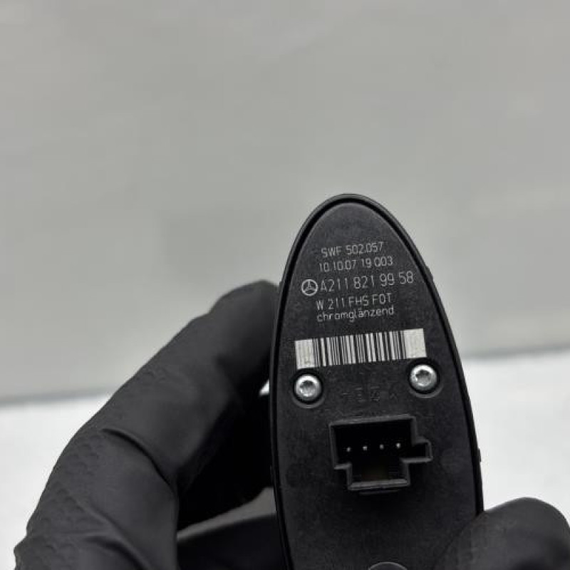 Interrupteur de leve vitre arriere gauche MERCEDES CLASSE CLS 219 Photo n°3