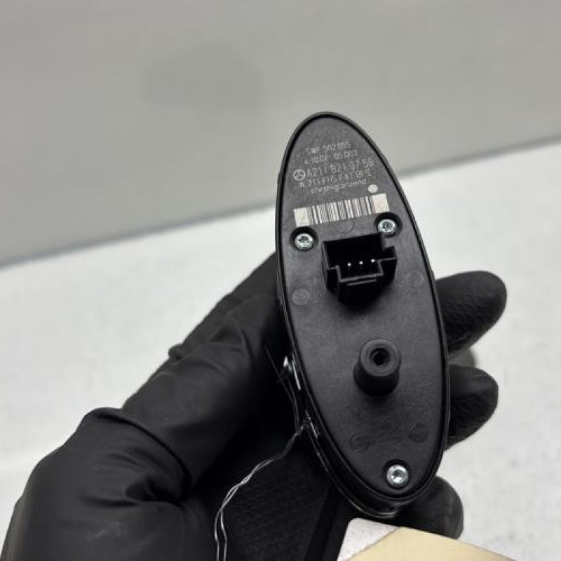 Interrupteur de leve vitre avant droit MERCEDES CLASSE CLS 219 Photo n°2