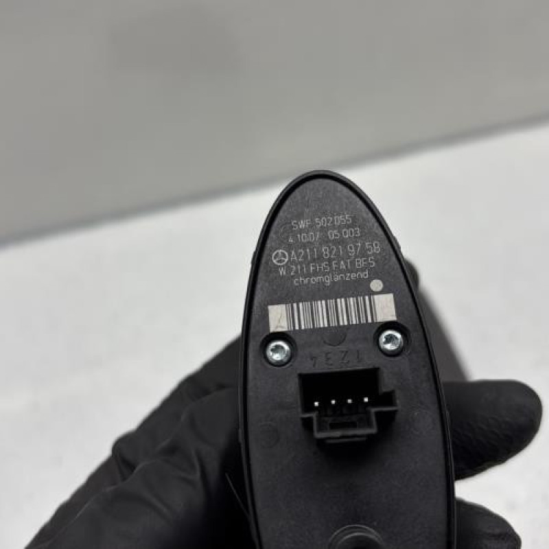 Interrupteur de leve vitre avant droit MERCEDES CLASSE CLS 219 Photo n°3