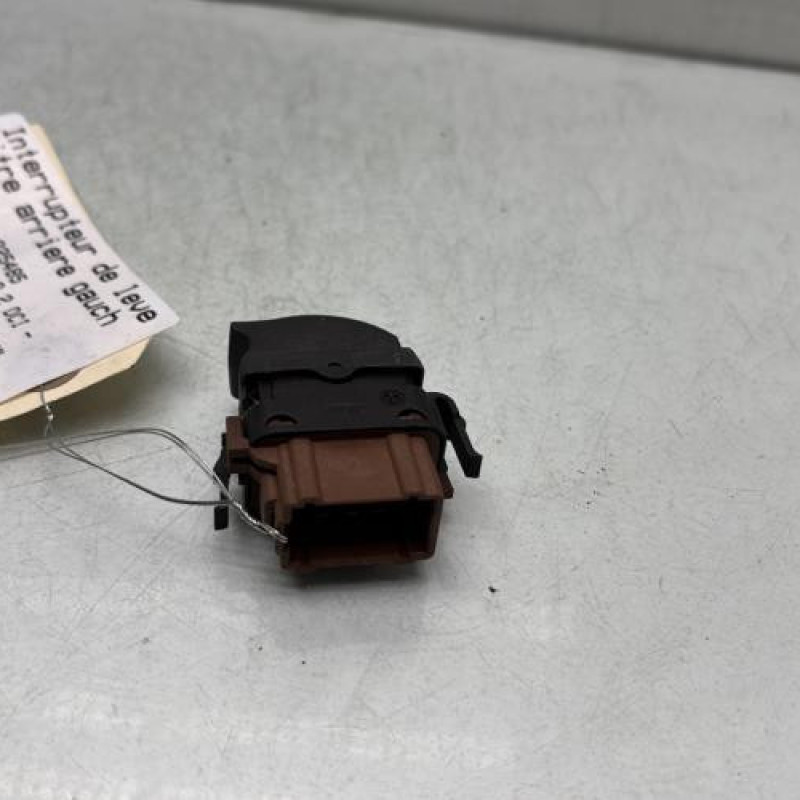 Interrupteur de leve vitre arriere gauche RENAULT ESPACE 4 Photo n°2