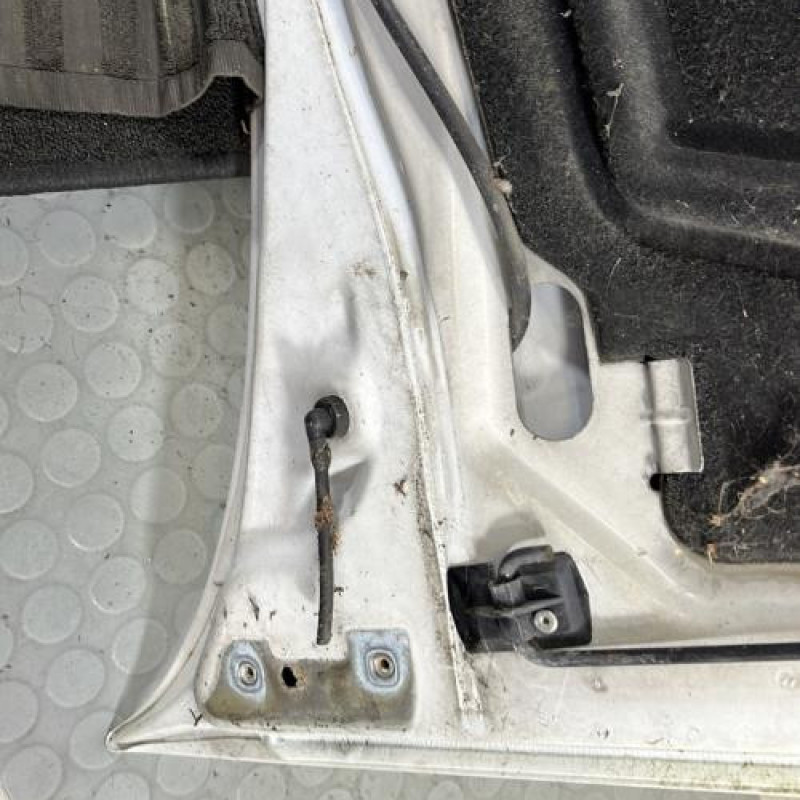 Capot RENAULT CLIO 2 Photo n°9