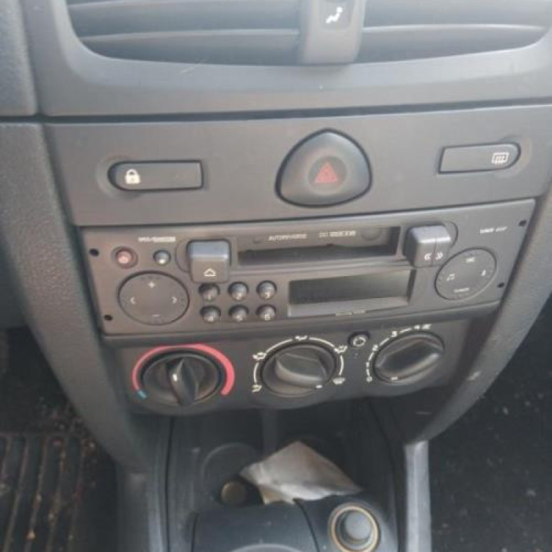 Capot RENAULT CLIO 2 Photo n°14