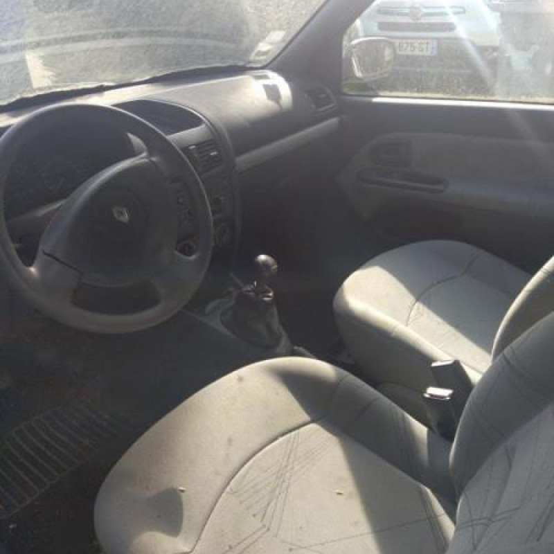 Capot RENAULT CLIO 2 Photo n°17