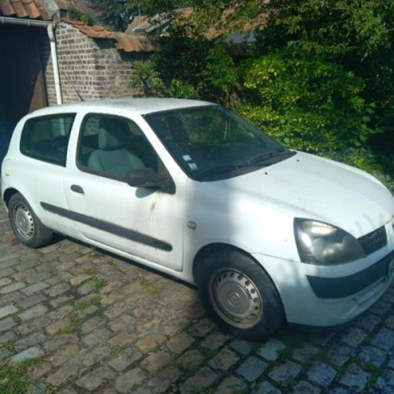 Capot RENAULT CLIO 2 Photo n°18