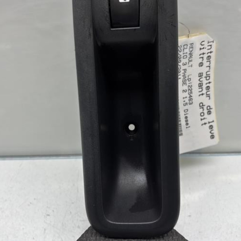 Interrupteur de leve vitre avant droit RENAULT CLIO 3 Photo n°3