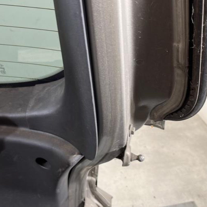 Malle/Hayon arriere RENAULT GRAND MODUS Photo n°10