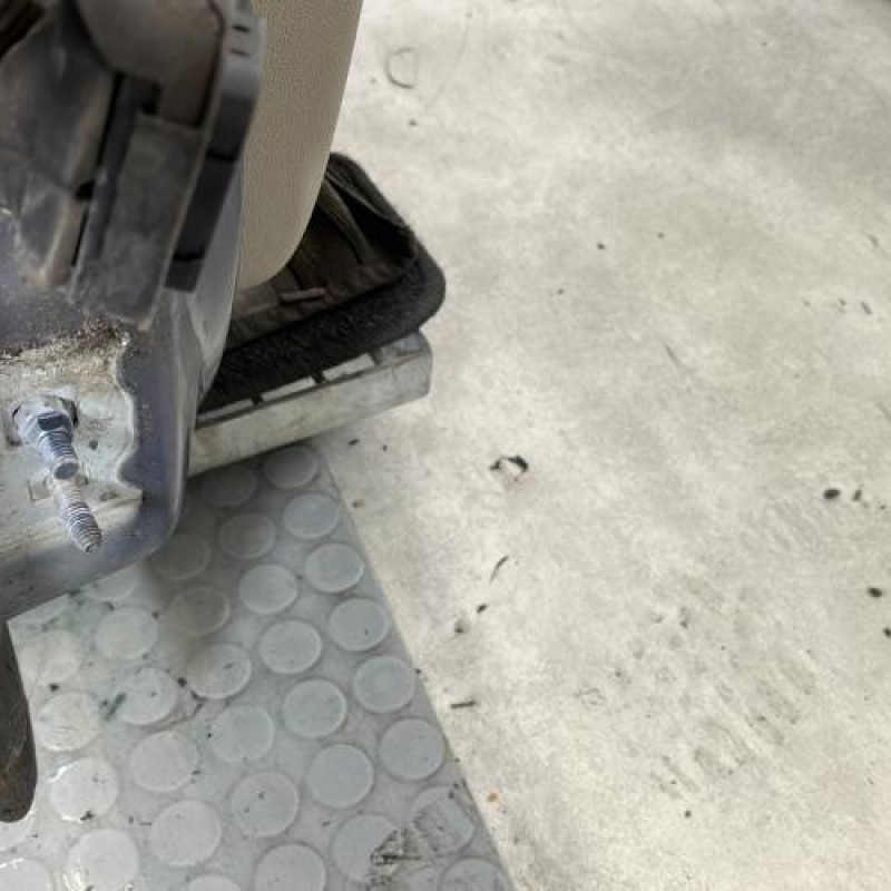 Porte avant droit RENAULT CLIO 3 Photo n°6