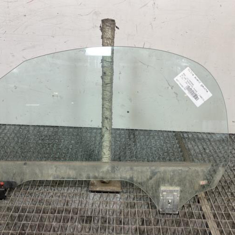 Vitre avant gauche BMW Z4 E85 Photo n°1