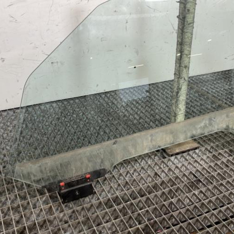 Vitre avant gauche BMW Z4 E85 Photo n°2