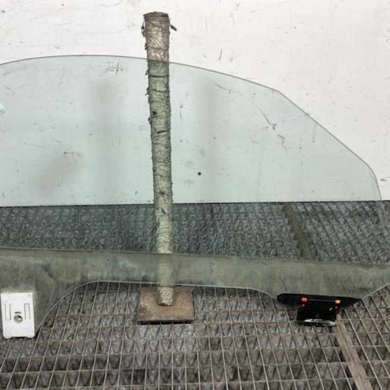 Vitre avant gauche BMW Z4 E85 Photo n°4