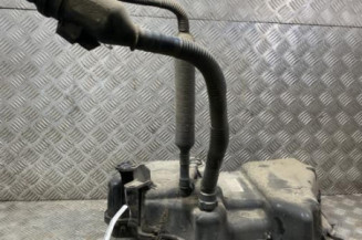 Reservoir AdBlue VOLKSWAGEN TOURAN 3 Photo n°1