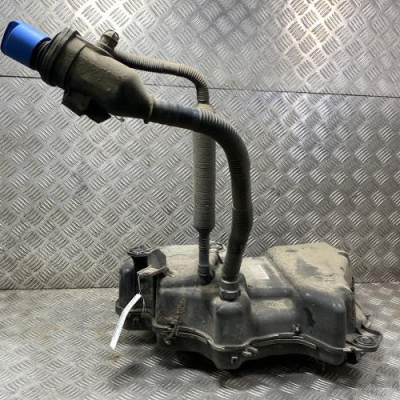 Reservoir AdBlue VOLKSWAGEN TOURAN 3 Photo n°1