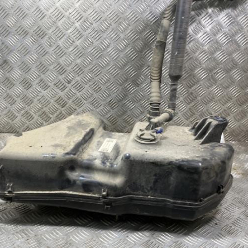 Reservoir AdBlue VOLKSWAGEN TOURAN 3 Photo n°2