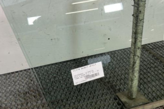 Vitre avant droit VOLKSWAGEN POLO 4