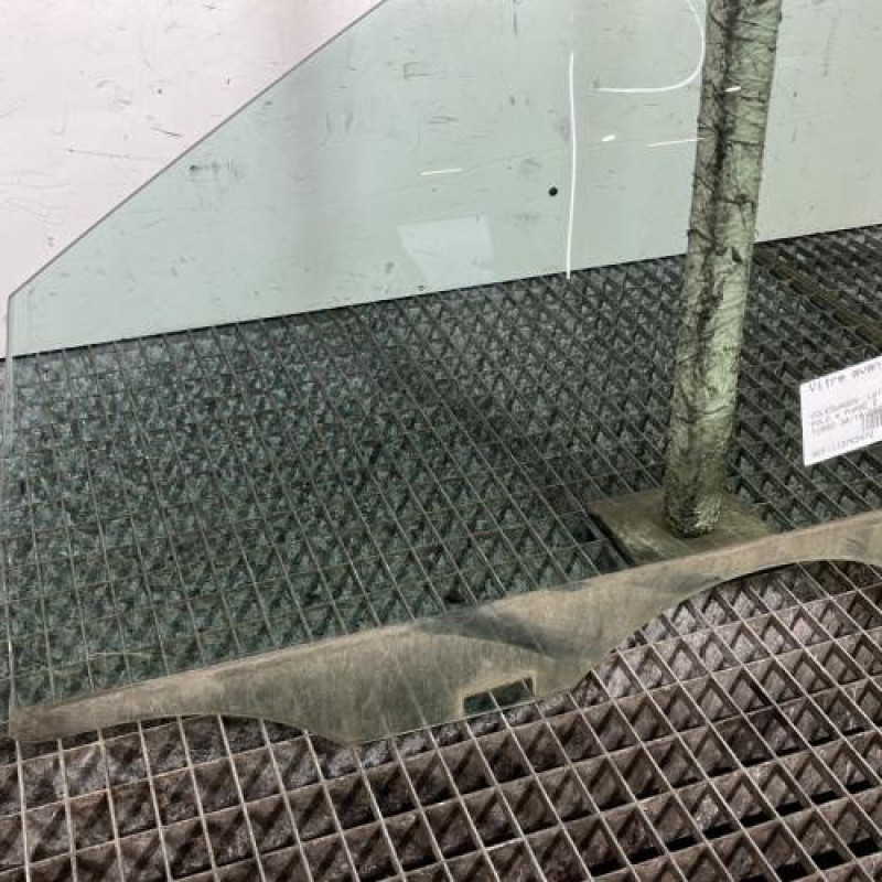 Vitre avant gauche VOLKSWAGEN POLO 4 Photo n°2