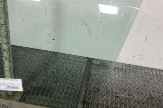 Vitre avant gauche VOLKSWAGEN POLO 4