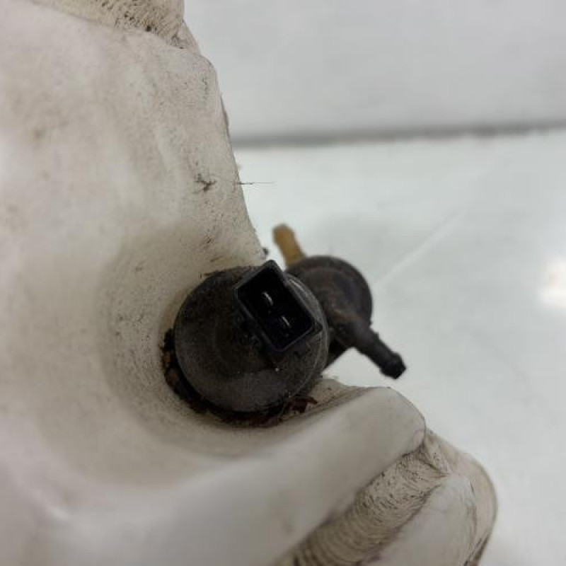 Vase de lave glace OPEL CORSA D Photo n°5