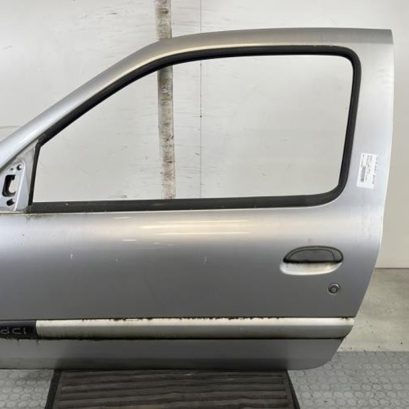 Porte avant gauche RENAULT CLIO 2 Photo n°1