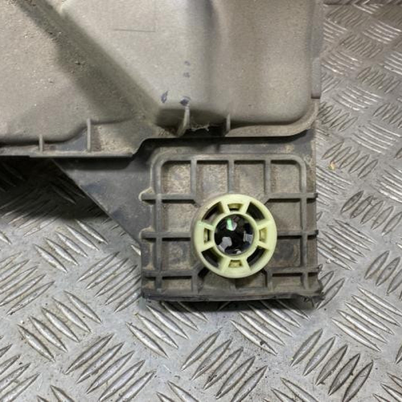 Reservoir AdBlue PEUGEOT 308 2 Photo n°3