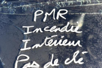 Vase de lave glace PEUGEOT 208 1