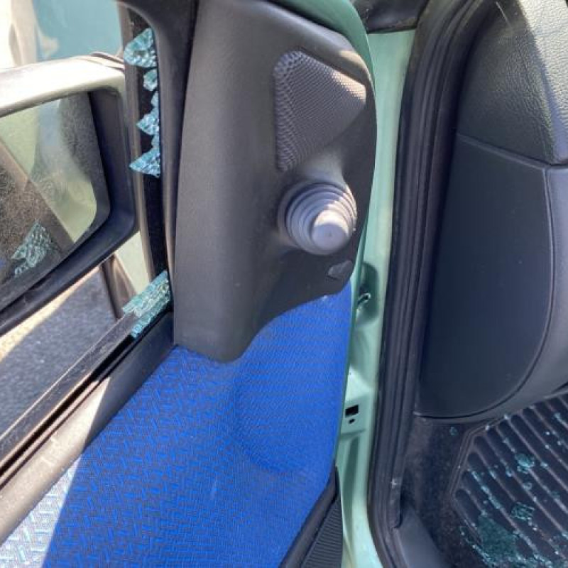 Optique avant principal gauche (feux)(phare) FIAT PUNTO 2 Photo n°14