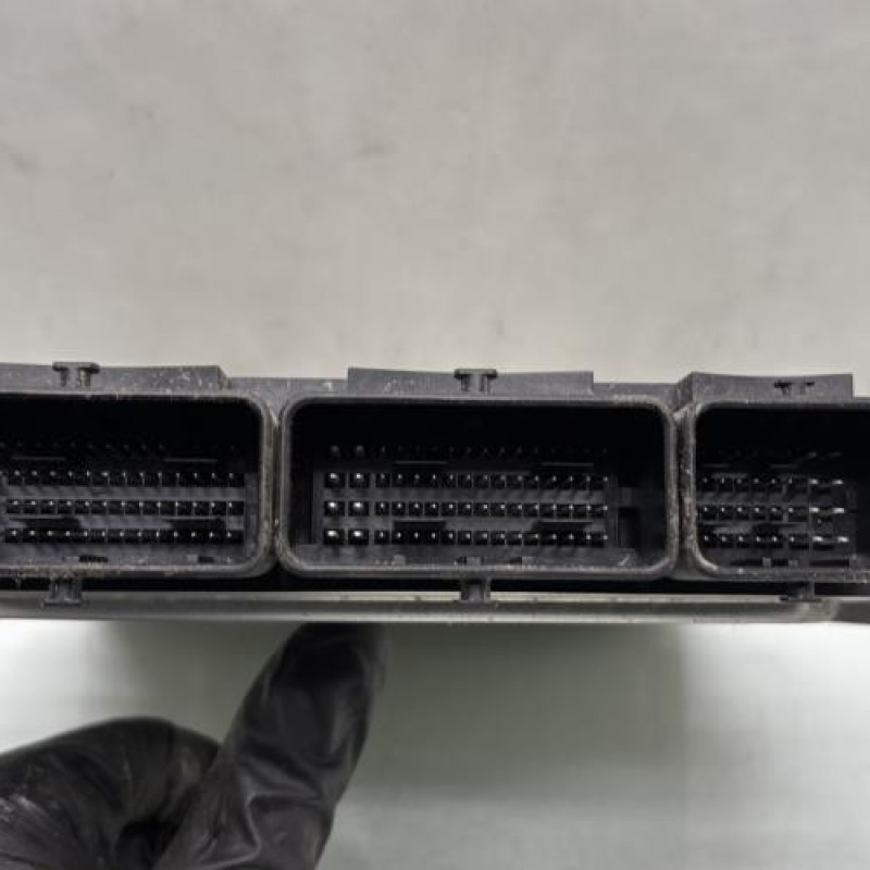 Calculateur moteur DACIA LOGAN MCV 2 Photo n°3