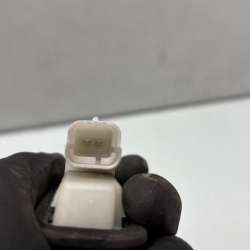 Bouton de coffre PEUGEOT 3008 1 Photo n°3