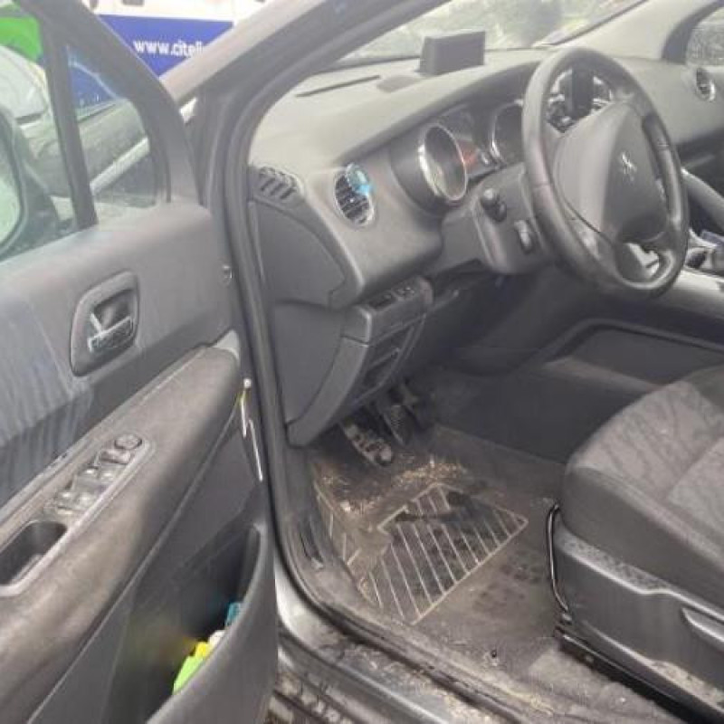 Bouton de coffre PEUGEOT 3008 1 Photo n°18