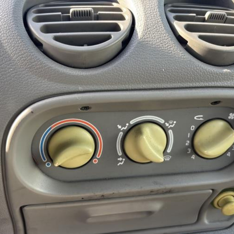 Calculateur moteur RENAULT TWINGO 1 Photo n°19