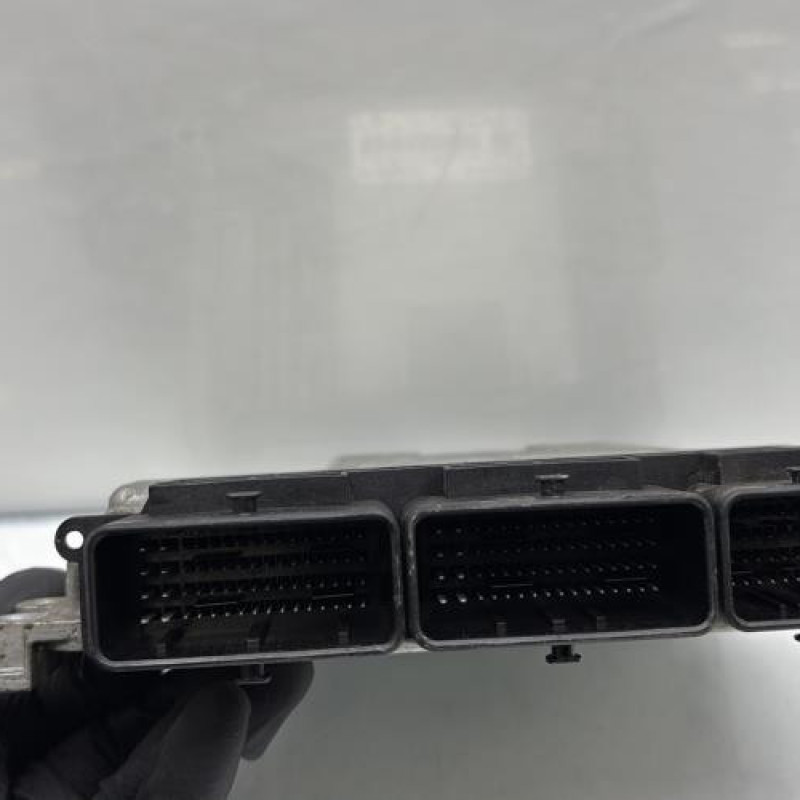 Calculateur moteur DACIA LOGAN MCV 2 Photo n°3