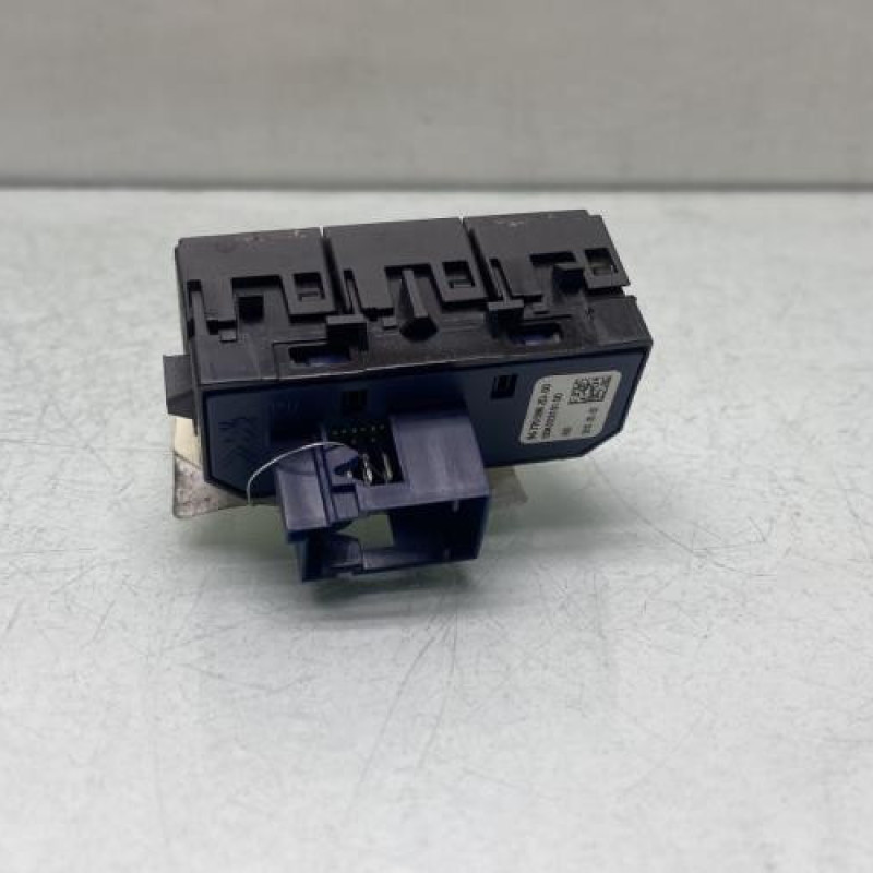 Bouton/Interrupteur PEUGEOT 508 1 SW Photo n°2