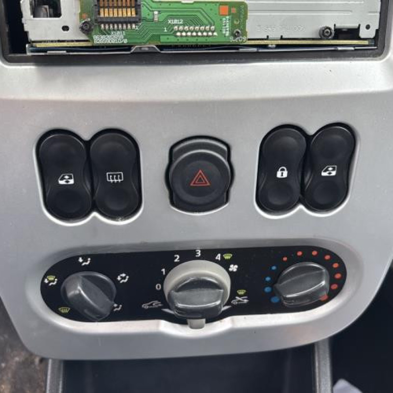 Calculateur moteur DACIA SANDERO 1 Photo n°19