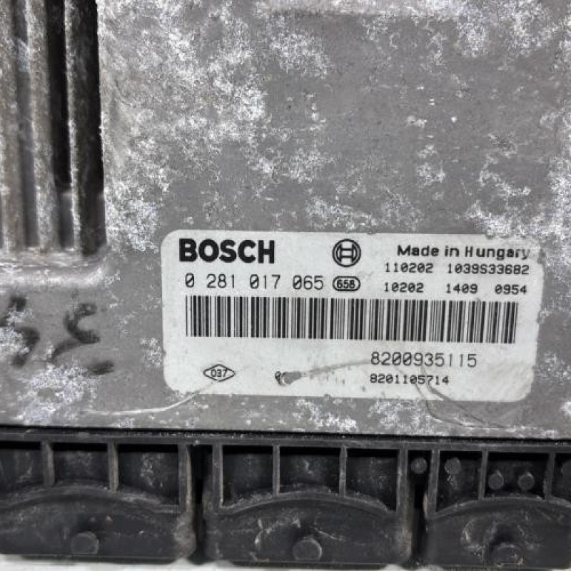 Calculateur moteur RENAULT TRAFIC 2 Photo n°3