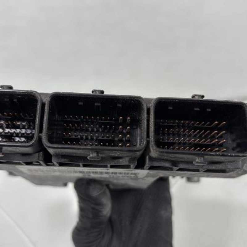 Calculateur moteur RENAULT TRAFIC 2 Photo n°4