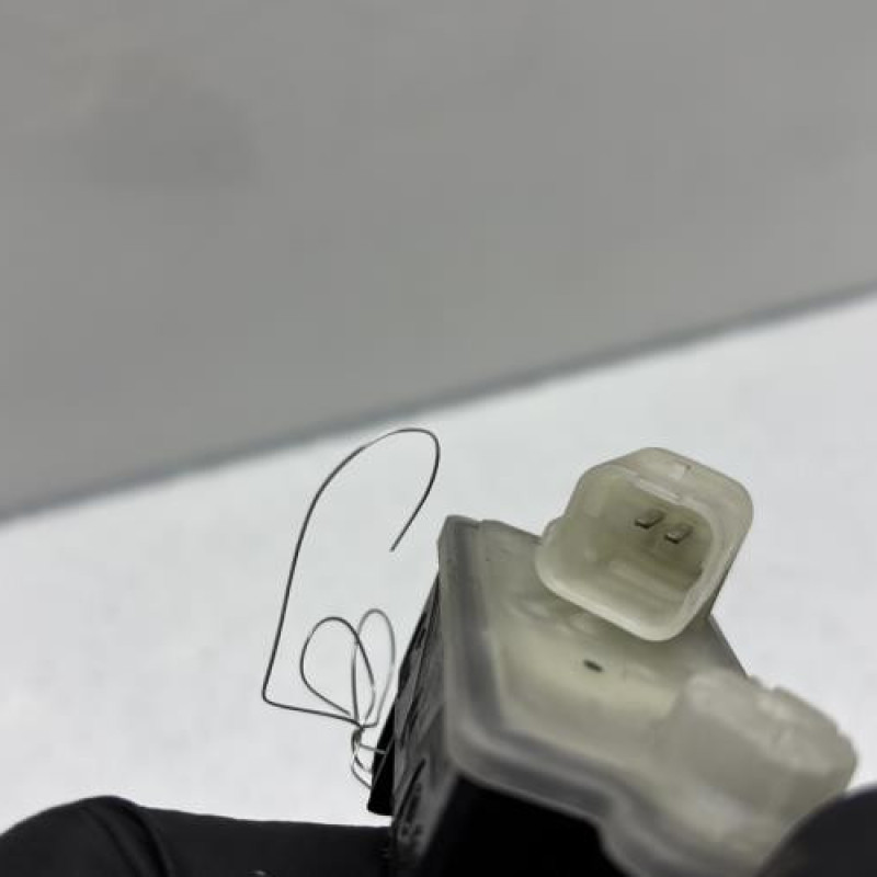 Actionneur verrou trappe d'essence PEUGEOT 308 2 Photo n°3