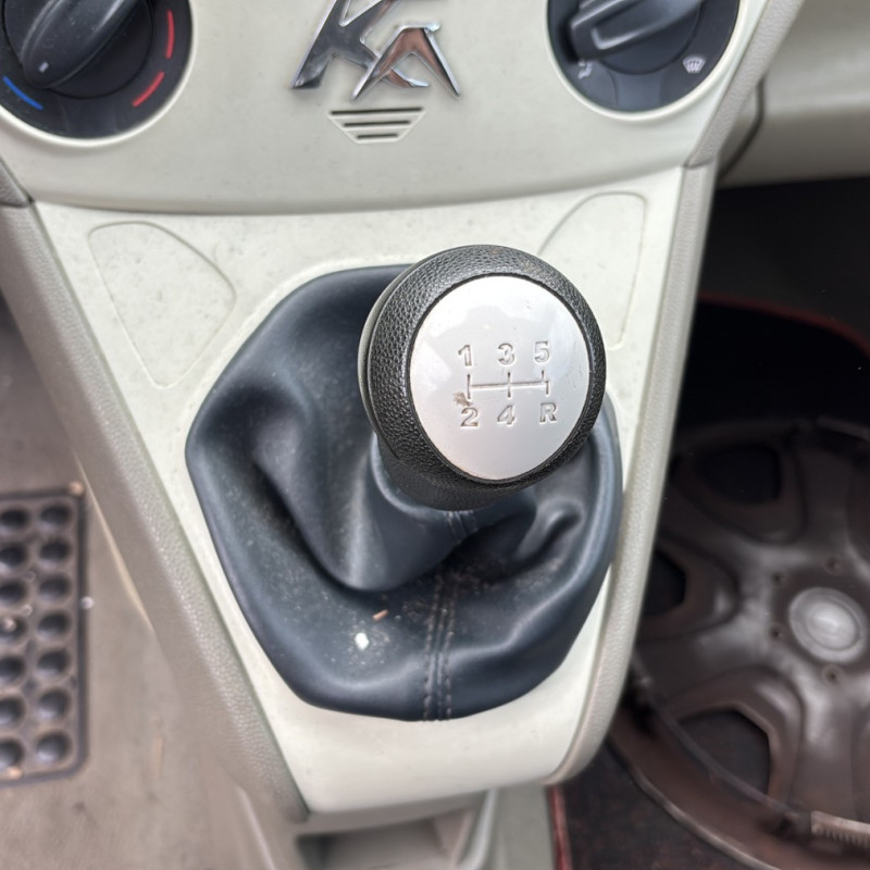 FORD KA 2 PHASE 2 1.2i - 8V Photo n°15