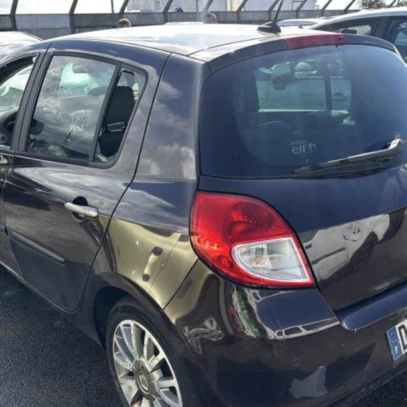 Aile avant gauche RENAULT CLIO 3 Photo n°9