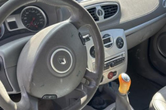 Aile avant gauche RENAULT CLIO 3