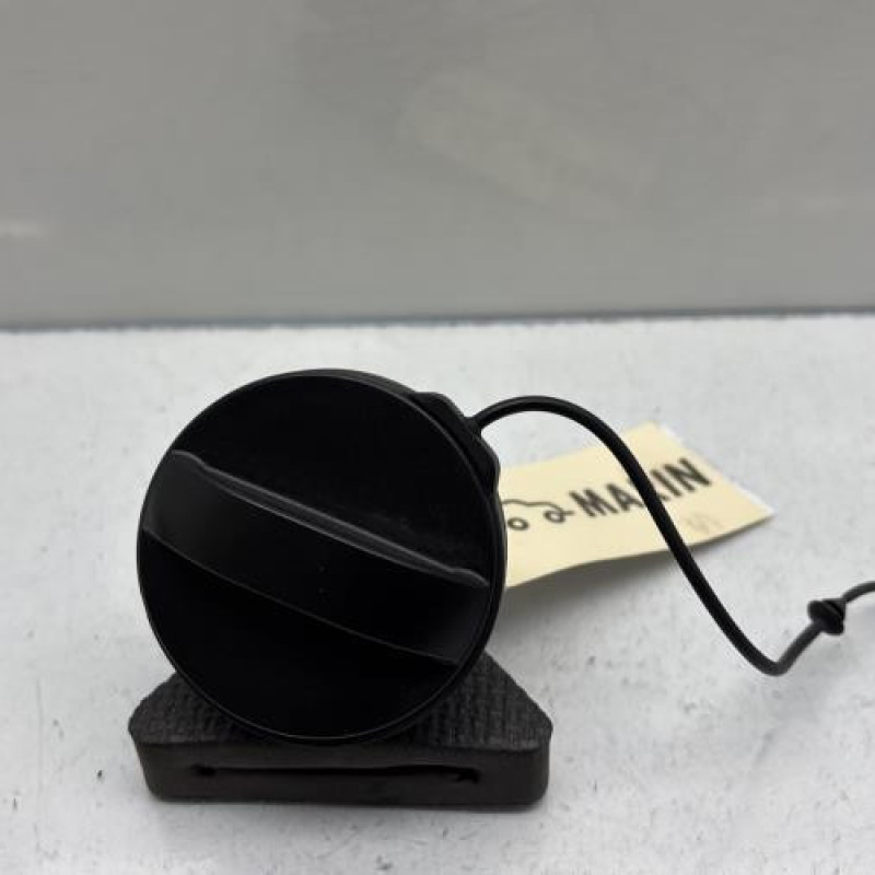 Bouchon de carburant PEUGEOT 308 2 Photo n°1