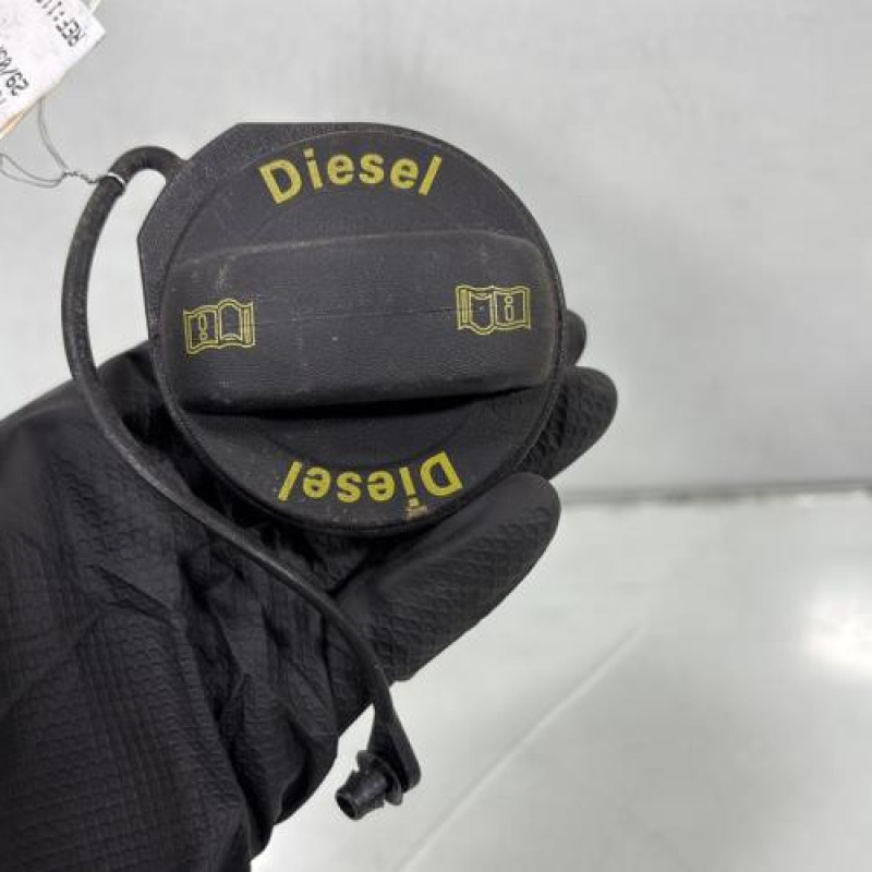 Bouchon de carburant VOLKSWAGEN TOURAN 3 Photo n°1