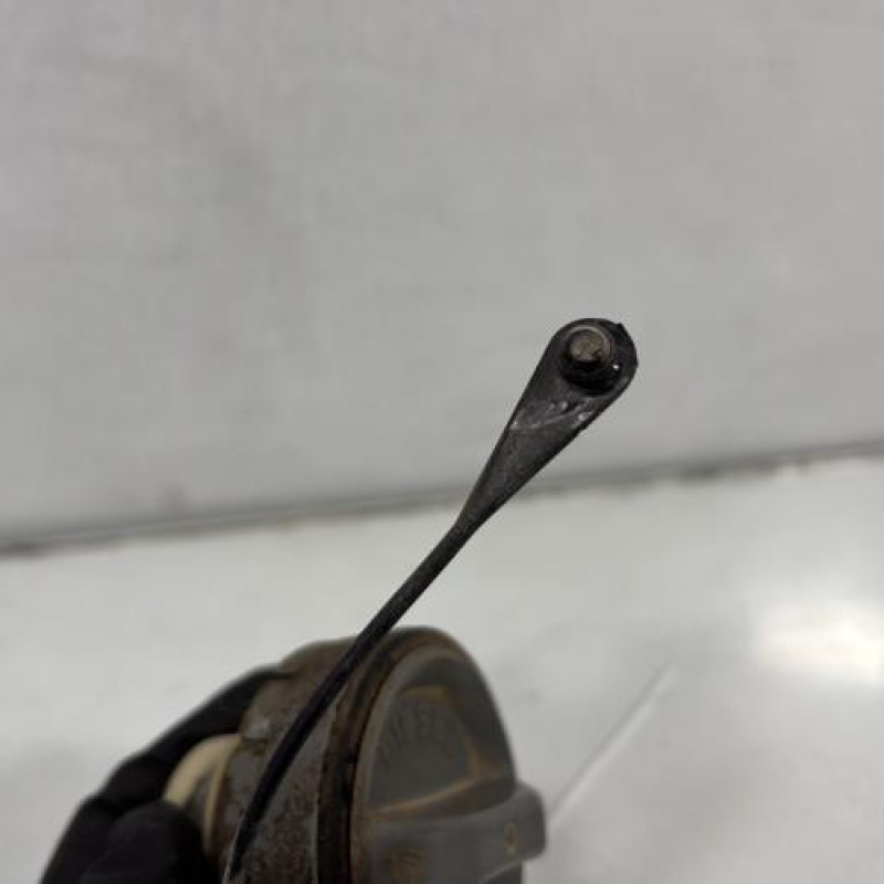 Bouchon de carburant TOYOTA RAV4 2 Photo n°2