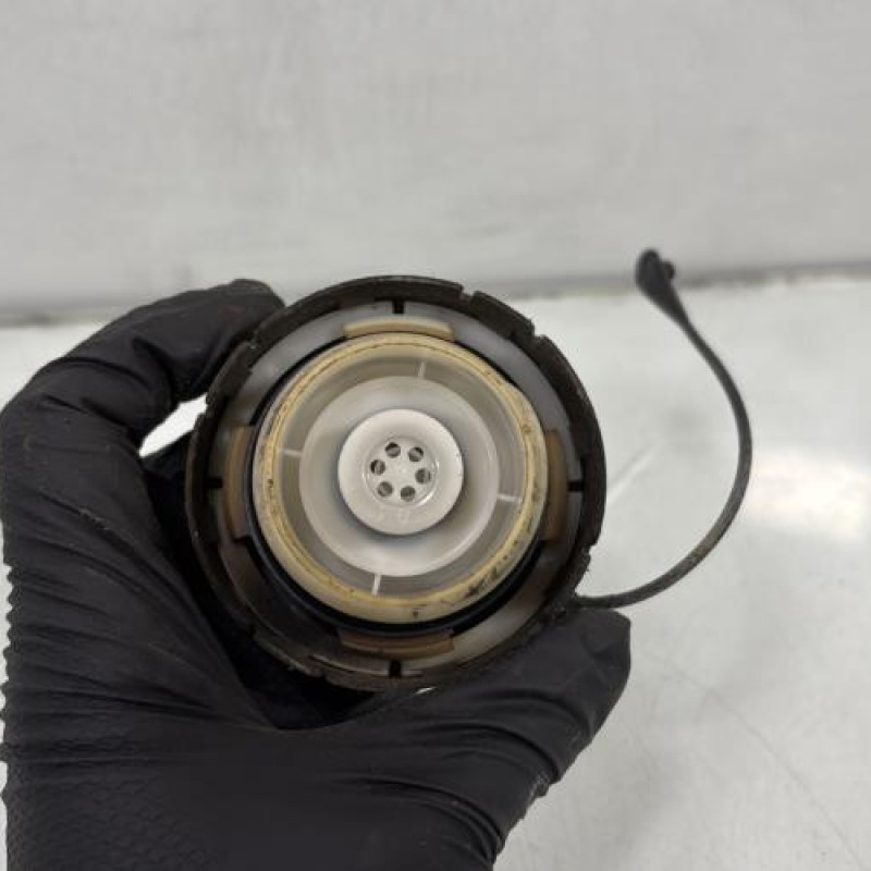 Bouchon de carburant TOYOTA RAV4 2 Photo n°3