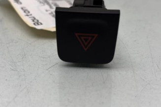 Bouton de warning RENAULT KADJAR Photo n°1
